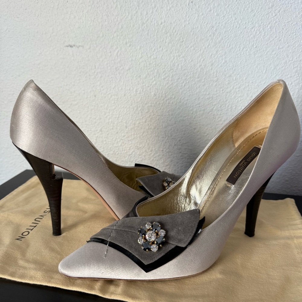 Louis Vuitton Silver Satin Crystal Embellished Heels Pumps